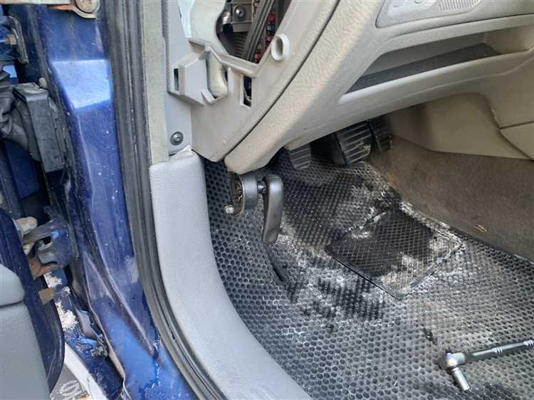 Расположение рычага в популярных моделях автомобилей