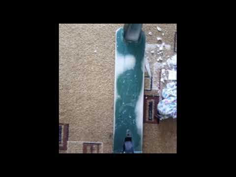 Как наклеить шкурку на самокат