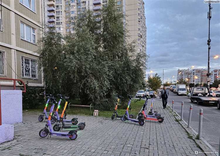 Какие самокаты дешевле: электрические или механические