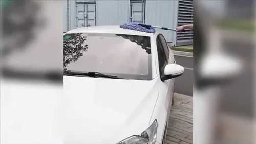 Техника ручной мойки автомобиля с помощью губки и ведра