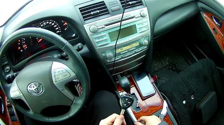 Как заменить батарейку в ключе тойота камри 70