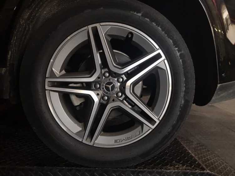 Топ-5 летних шин для ML350 4Matic с учетом управляемости и комфорта