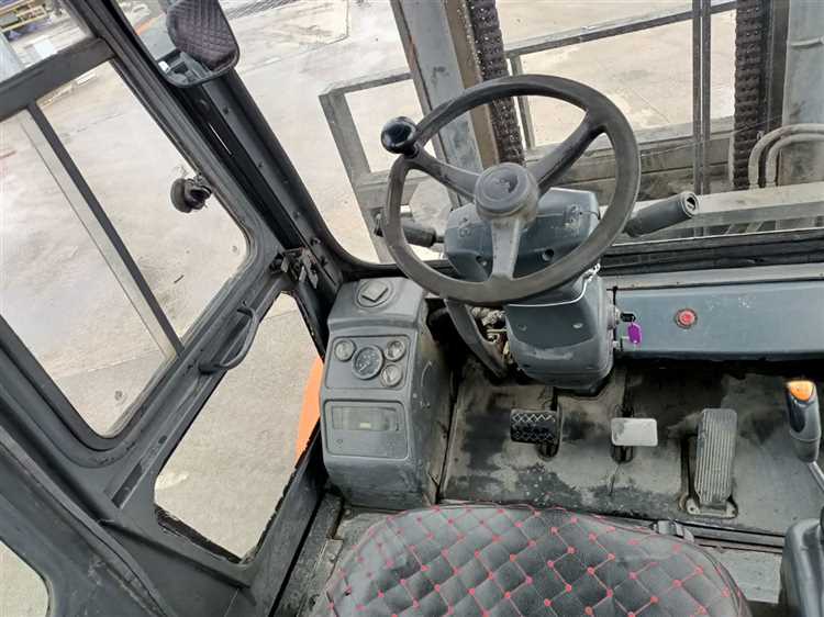 Объем топливного бака Doosan D70S-5: технические характеристики