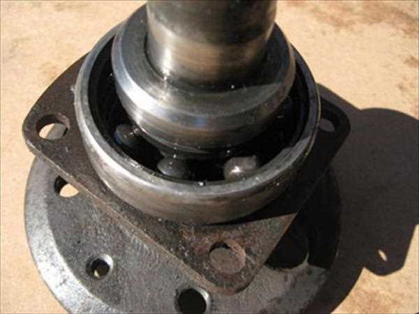 Как выпрессовать подшипник с полуоси без специального съемника