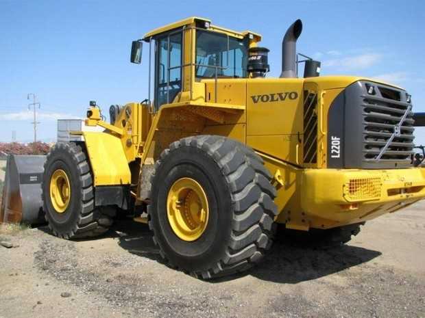 Проверка VIN на задней части погрузчика Volvo L70F